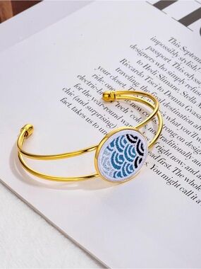 NWT Handmade Embroidered Gold Bracelet